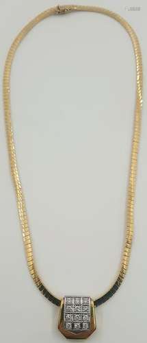 Necklace, 750 yellow gold and pendant with 12 diamonds.