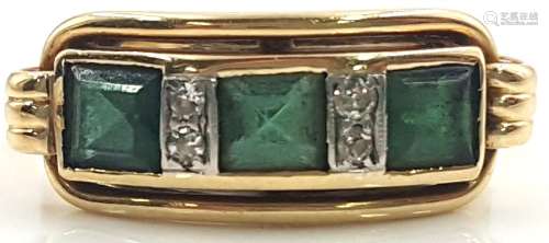 Ring, yellow gold 585, et al. With 3 green gemstones.