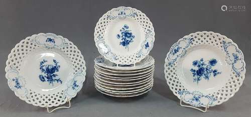 14 plates Meissen. '' Blue flowers with insects ''