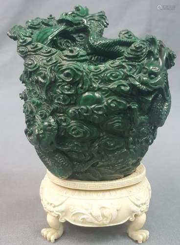 Vase. Green agate. Carved. Imperial dragon. Proably