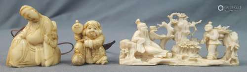 Three netsuke. Probably Japan, old. Up to 9 cm long.
