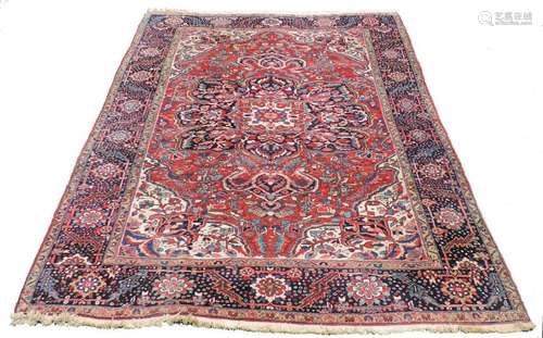 Heriz Persian carpet. Iran. Old, mid-20th century.