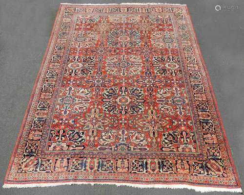 Mahal Persian Carpet. Iran. Antique, around 1900.