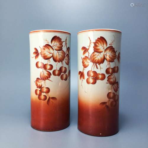 A Pair of Iron-Red flower Pattern Brush holder