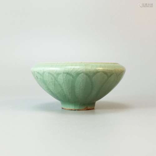A Longquan Kiln Celadon-Glazed Bowl