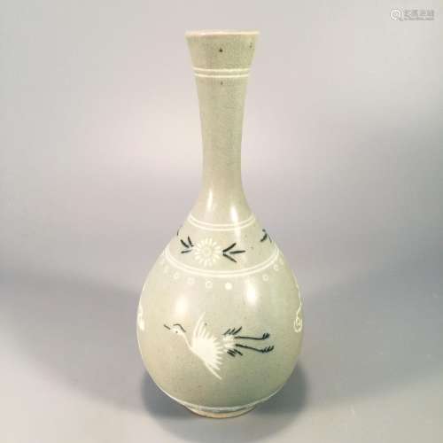 A Koryo celadon Vase with red-crowned crane pattern