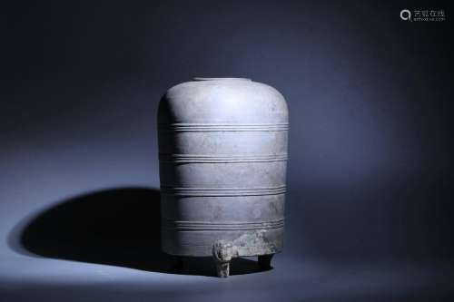A Grey Pottery Tri-legged Pot with ring pattern
