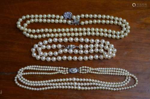 Three rows of various pearls
