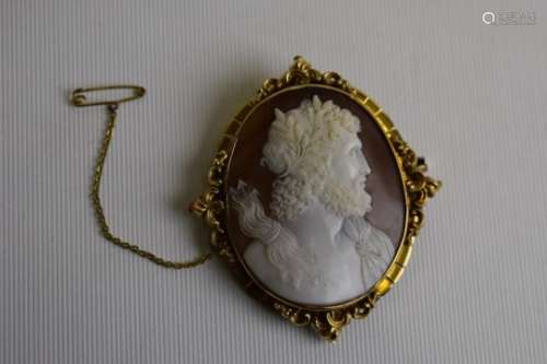 A good signed 19th century carved shell cameo brooch