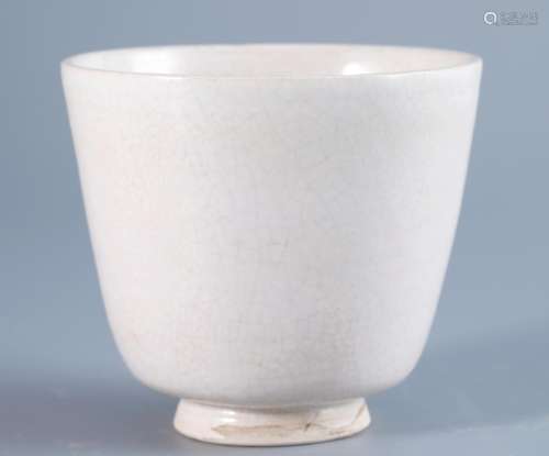 A White-Glazed Cup, Gongxian Kiln
