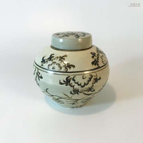 A White Pottery Jar with black glaze, Cizhou Kiln