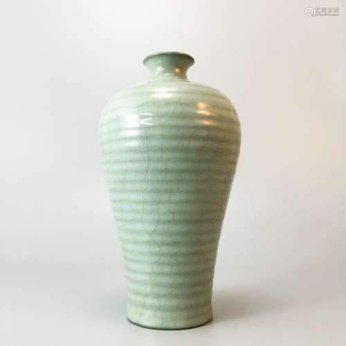A Longquan kiln Celadon-glazed plum vase