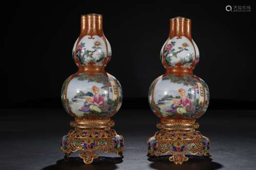 A Pair of Gourd Shaped Vases with Colourful Figural Painting