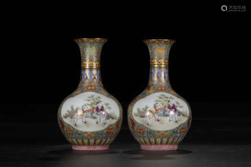A Pair of Chinese Enamel Gilt Floral Porcelain Flasks