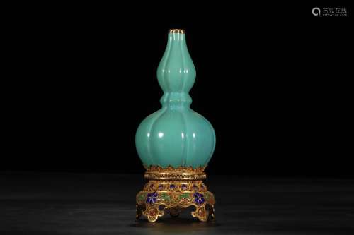 A Turquoise Glazed Gourd Vase