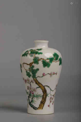 A Wucai Meiping Vase