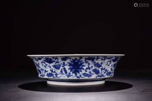 A Blue and White Porcelian Sanduo Flared Plate with Interlocking Lotus Design