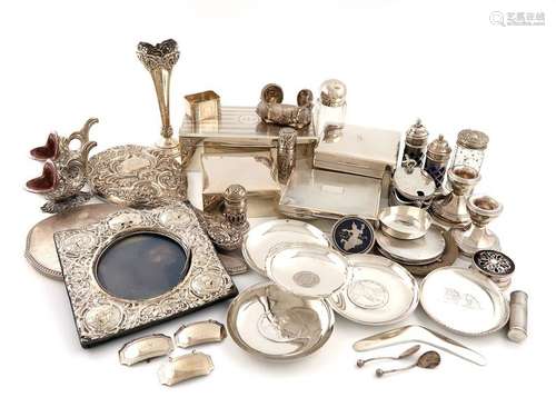 ΛA mixed lot of silver items, various dates and ma…