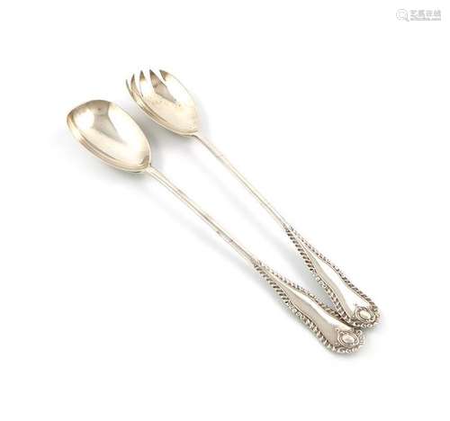 A pair of Edwardian silver Gadroon pattern salad s…