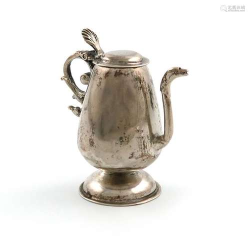 An 18th century Dutch silver wine ewer, by Frederi…