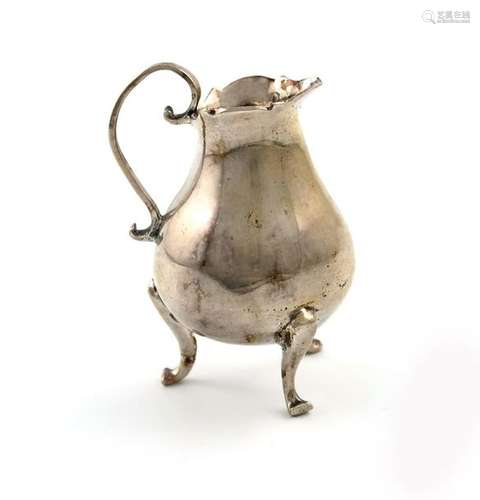 An 18th century Dutch miniature silver cream jug, …