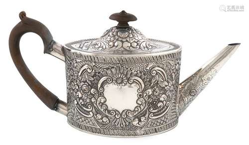 A George III Scottish silver teapot, by W and P Cu…