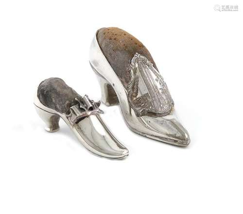 An Edwardian novelty silver shoe pin cushion, by A…