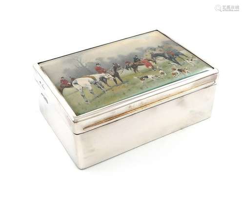 An Edwardian silver cigarette box, by William Horn…