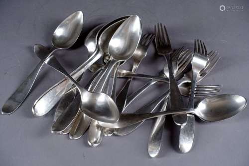 Nine cutlery for dinner. Handle with uniplat. Mone…