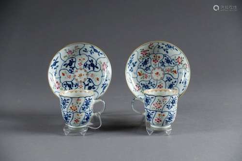 Pair of cups and their saucers (diameter: 13,5 cm)…