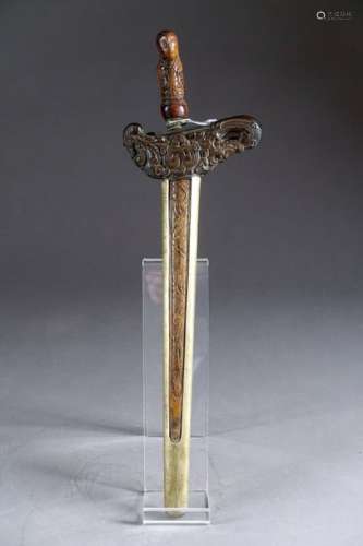 Kriss. Undulating blade in damask metal. A richly …