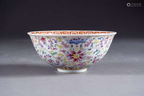 Bowl on Heel Foot. Finely enamelled with a decorat…