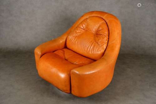 Large swivel chair. Large arched backrest and upho…