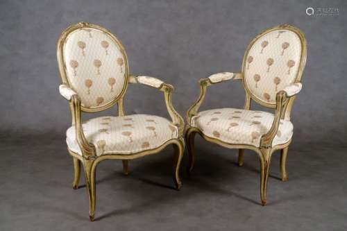 Pair of Louis XV armchairs. Medallion files enhanc…