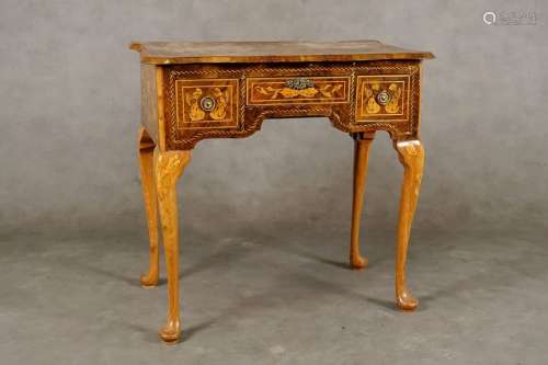 Writing table. Entirely inlaid with foliated and f…