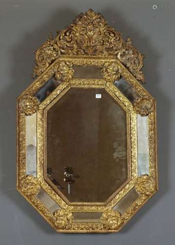 Louis XIV style mirror. Triangular pediment decora…