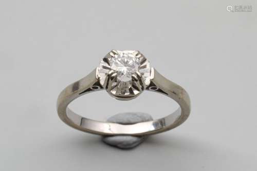 Solitaire ring in white gold diamond of about 0.35…