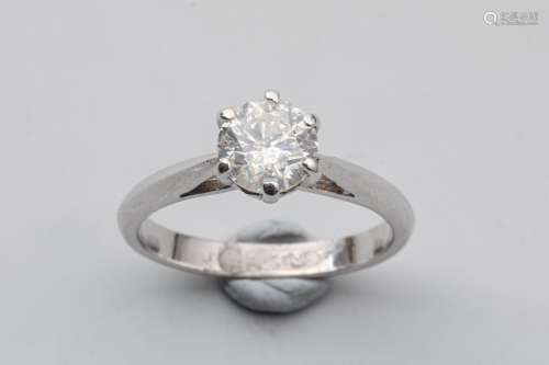 Solitaire ring in 18k white gold set with a diamon…