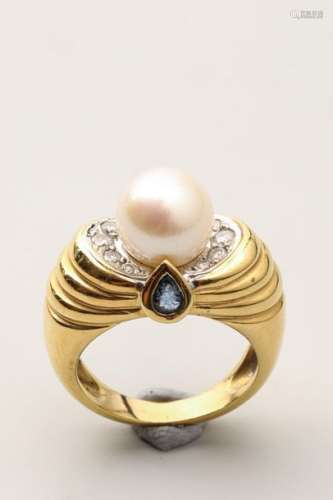 18k yellow gold ring set with a cultured pearl in …