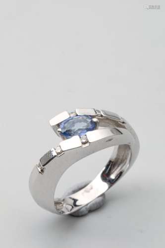Design ring in white gold with sapphire and small …