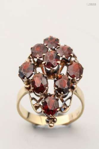 Marquise ring in 9k yellow gold with 9 oval garnet…