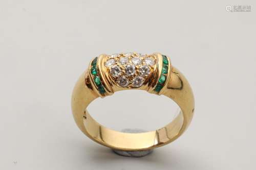 Ring in 18k yellow gold with a pavement of brillia…