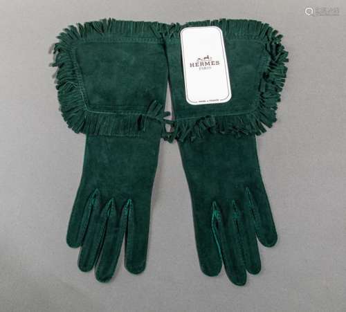 HERMES PARIS Pair of fringed gloves with large cuf…