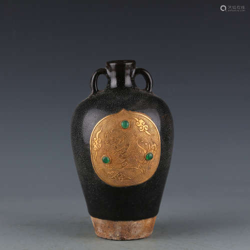 A Chinese Jizhou Porcelain Vase