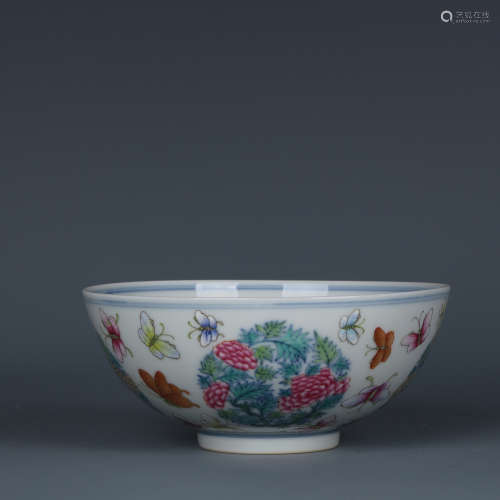 A Chinese Famille Rose Porcelain Bowl of Butterfly and Floral