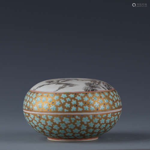 A Chinese Porcelain Round Box with Cover 