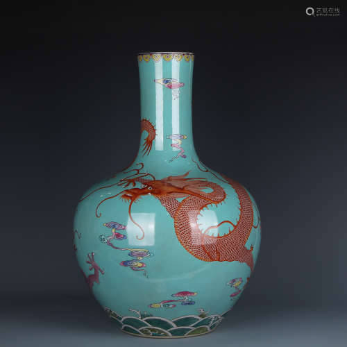 A Chinese Famille Rose Porcelain Vase