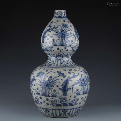 A Chinese Blue and White Double Gourd Porcelain Vase