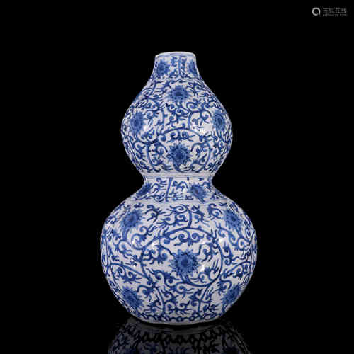 A Chinese Blue and White Double Gourd Porcelain Vase