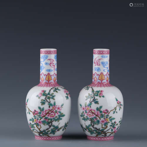 A Pair of Chinese Enamel Glazed Porcelain Vases